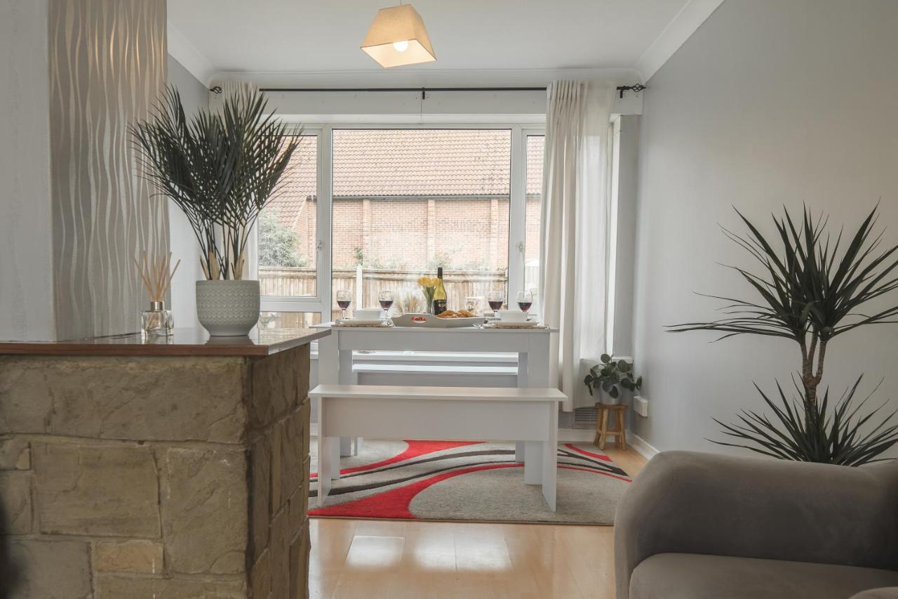 Idyllic 3-Bed House. 5-Min From Channel Tunnel Folkestone Exterior photo