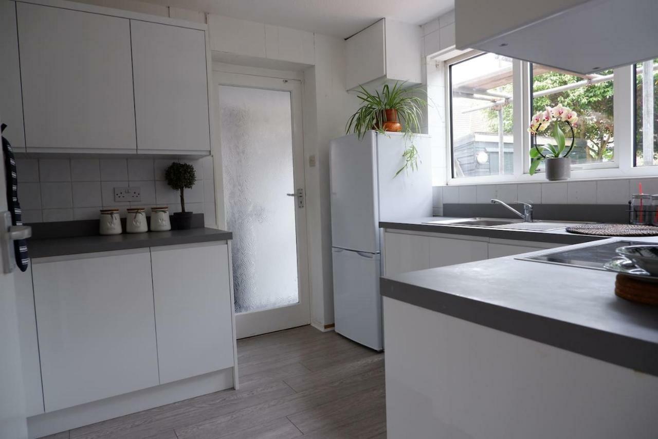 Idyllic 3-Bed House. 5-Min From Channel Tunnel Folkestone Exterior photo