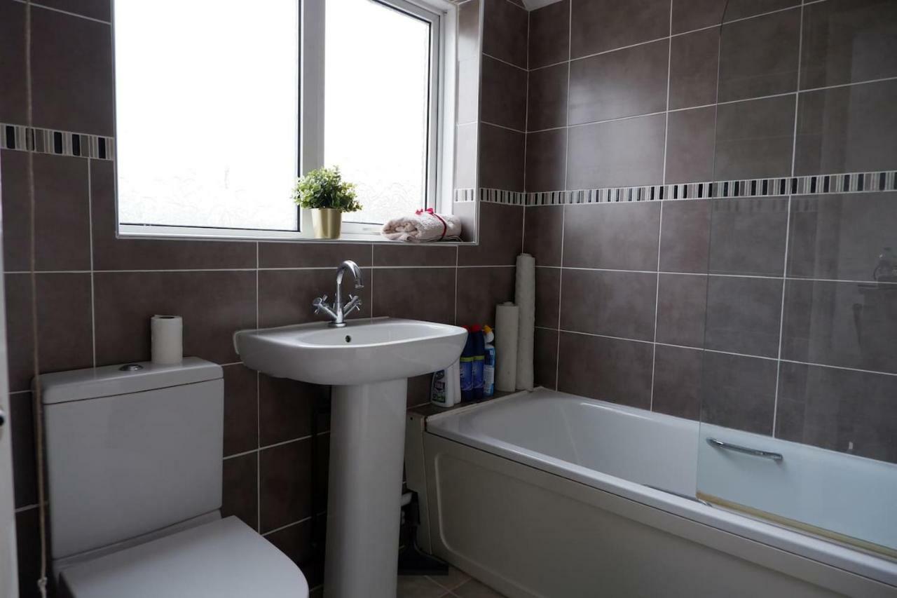 Idyllic 3-Bed House. 5-Min From Channel Tunnel Folkestone Exterior photo